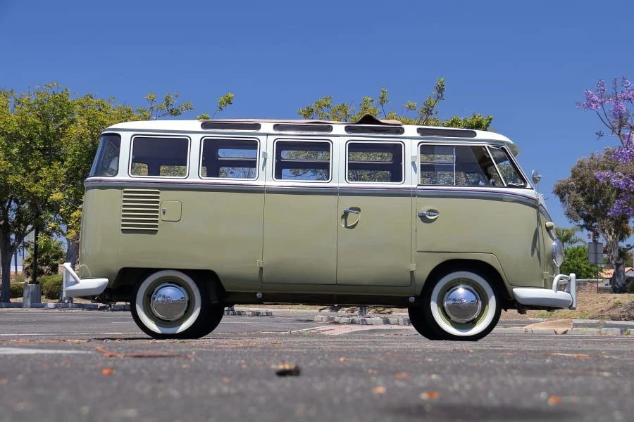 1960 Volkswagen Split-Window Bus - Image 9 of 21