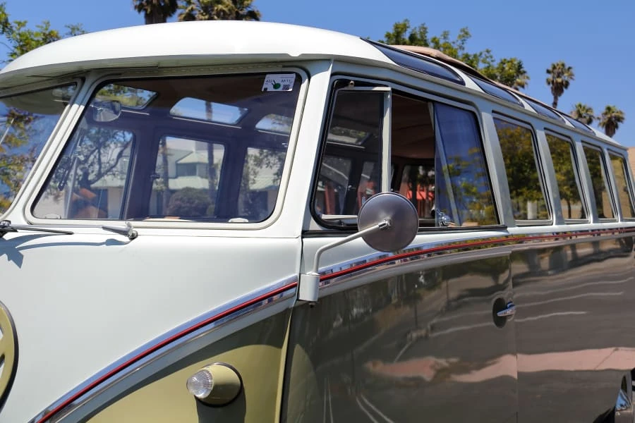1960 Volkswagen Split-Window Bus - Image 5 of 21