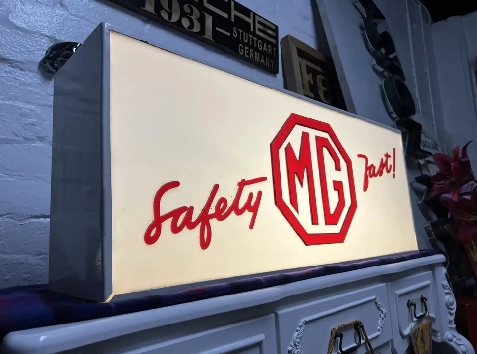 MG - Image 6 of 25