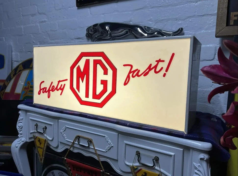 MG - Image 9 of 25