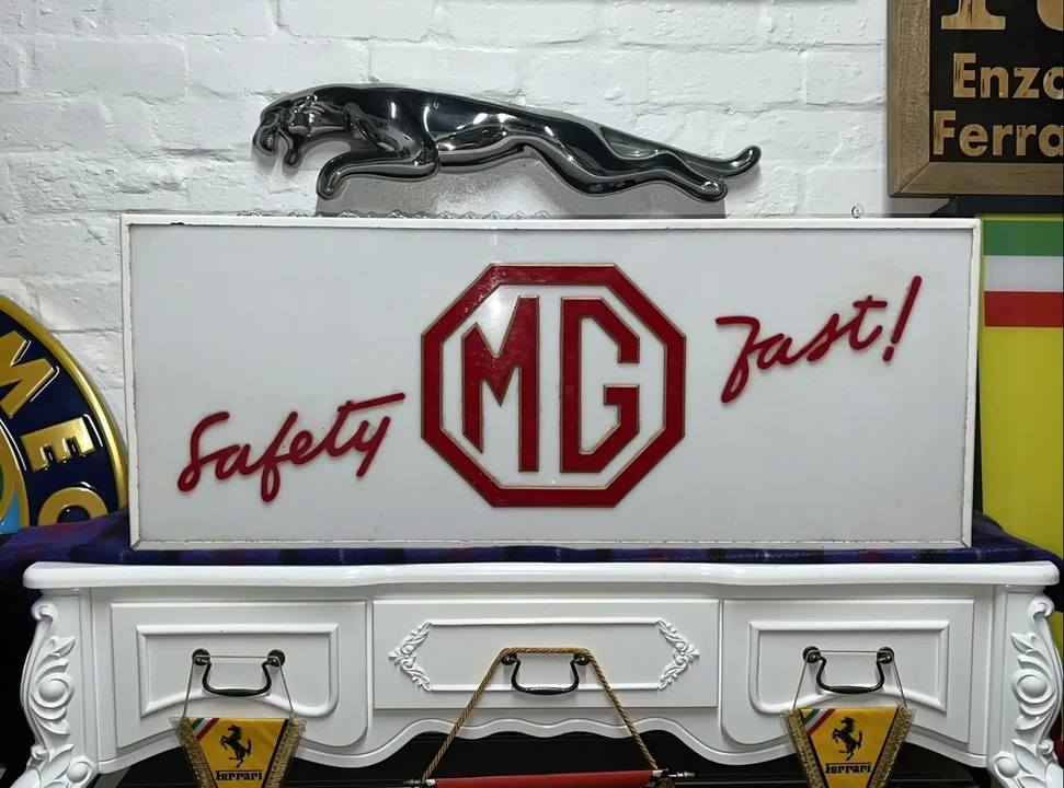 MG - Image 14 of 25
