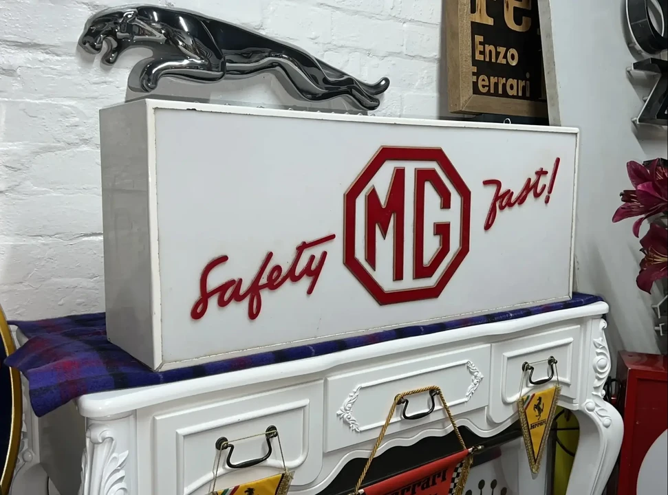 MG - Image 15 of 25