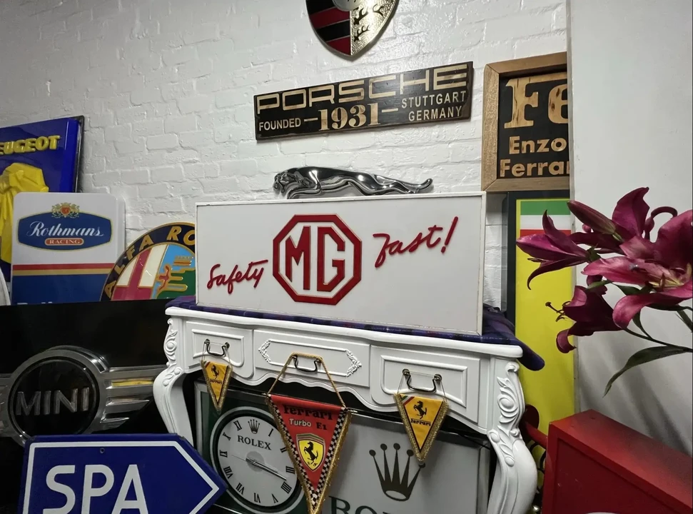 MG - Image 17 of 25
