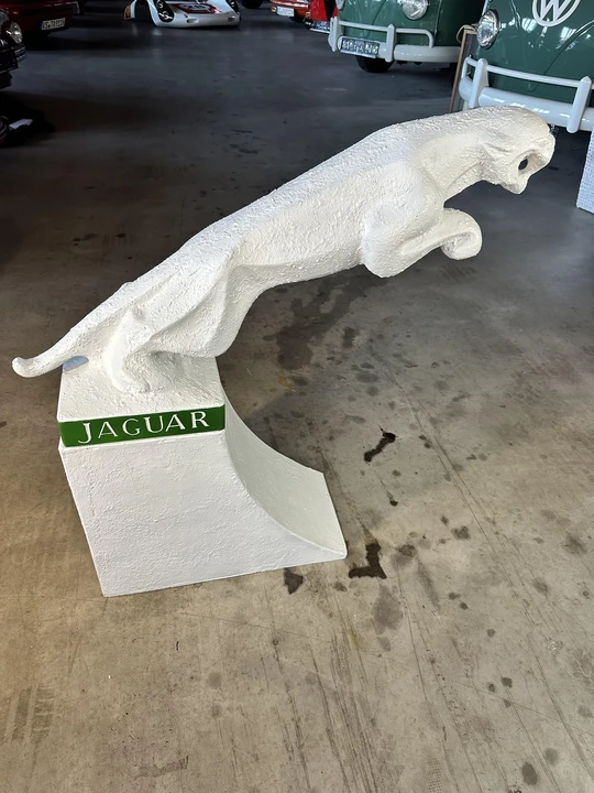 Jaguar - Image 6 of 10