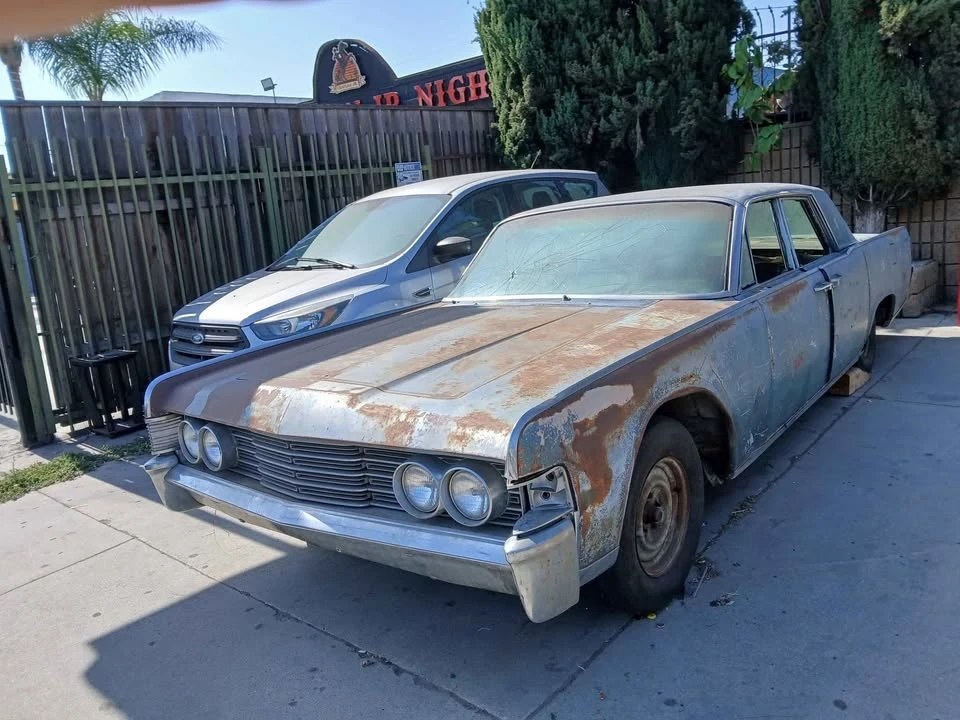 1960 Lincoln Continental 3rd Gen - Image 6 of 9