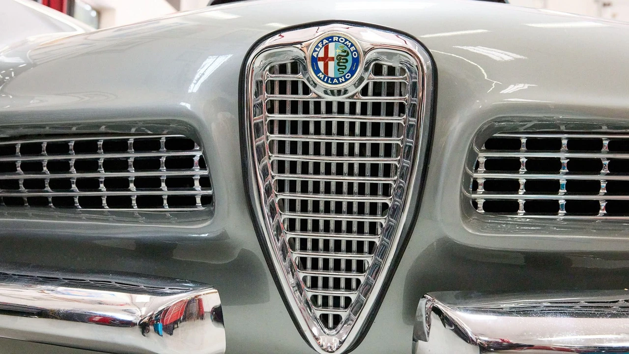 1961 Alfa Romeo 102-Series 2000 - Image 12 of 20