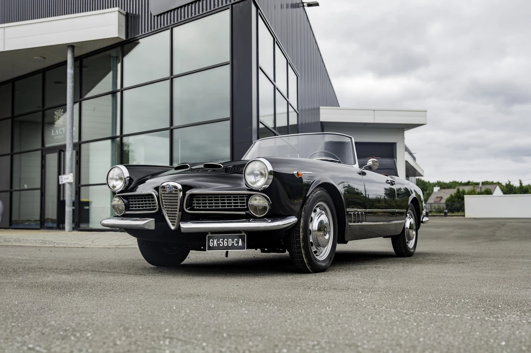 1961 Alfa Romeo 102-Series 2000 - Image 9 of 31