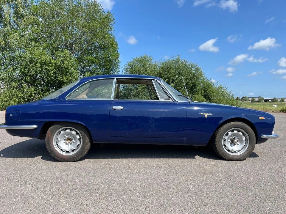 1961 Alfa Romeo 102-Series 2000 - Image 11 of 30