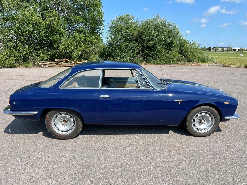 1961 Alfa Romeo 102-Series 2000 - Image 10 of 30