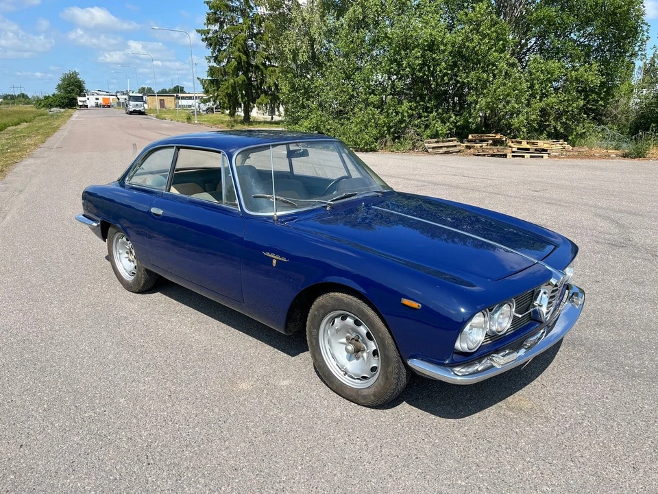 1961 Alfa Romeo 102-Series 2000 - Image 9 of 30