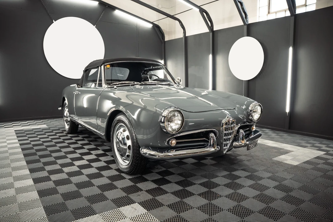 1961 Alfa Romeo Giulietta - Image 17 of 31