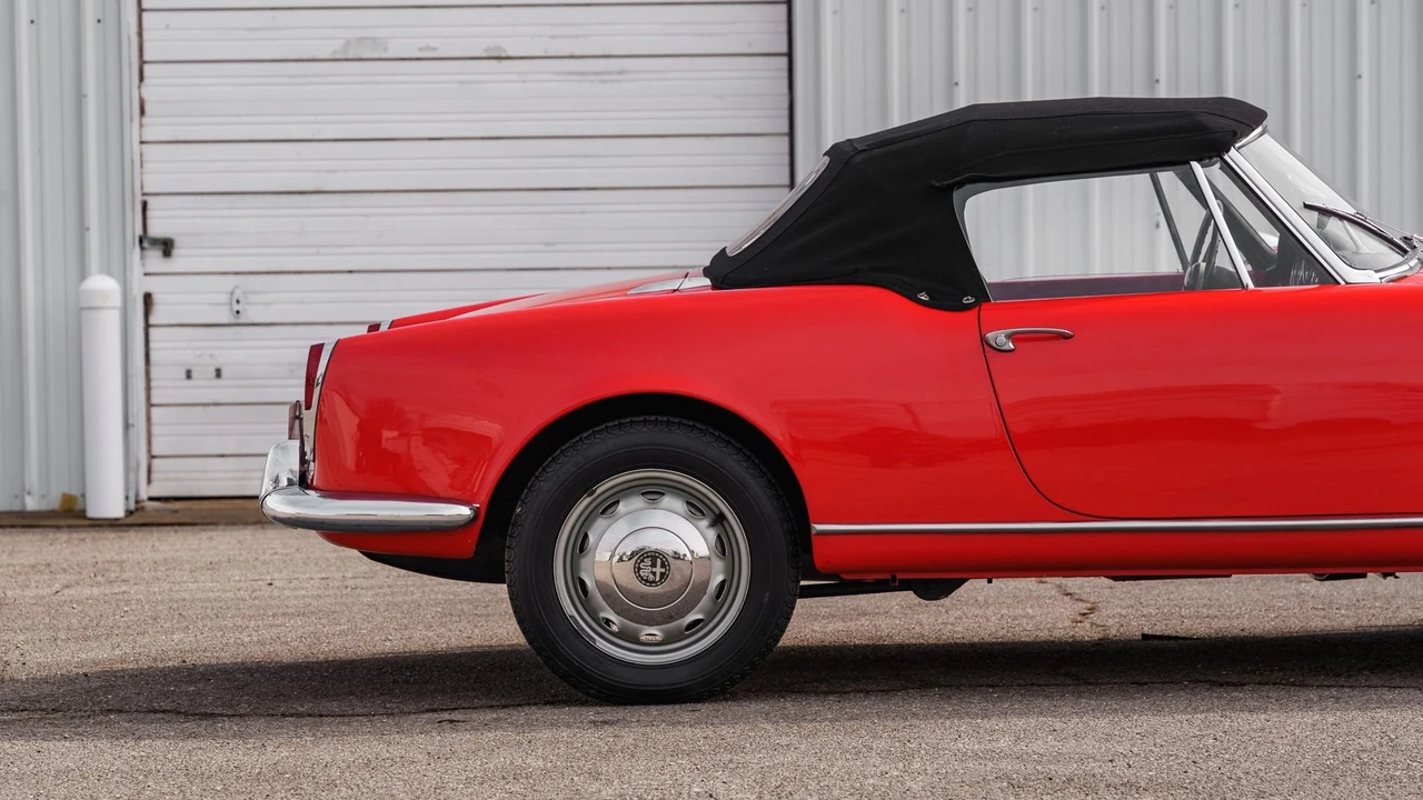 1961 Alfa Romeo Giulietta - Image 17 of 31