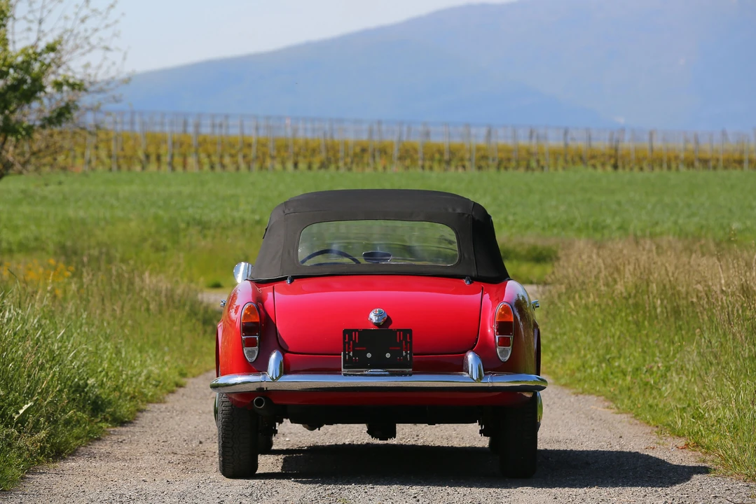 1961 Alfa Romeo Giulietta - Image 7 of 27