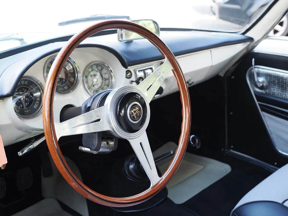 1961 Alfa Romeo Giulietta - Image 13 of 30