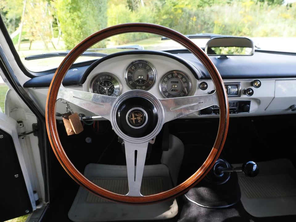 1961 Alfa Romeo Giulietta - Image 16 of 30