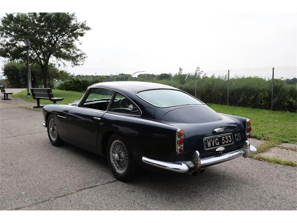 1961 Aston Martin DB4 - Image 6 of 8