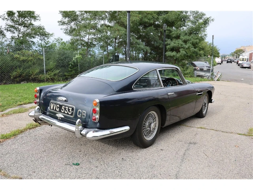 1961 Aston Martin DB4 - Image 5 of 8