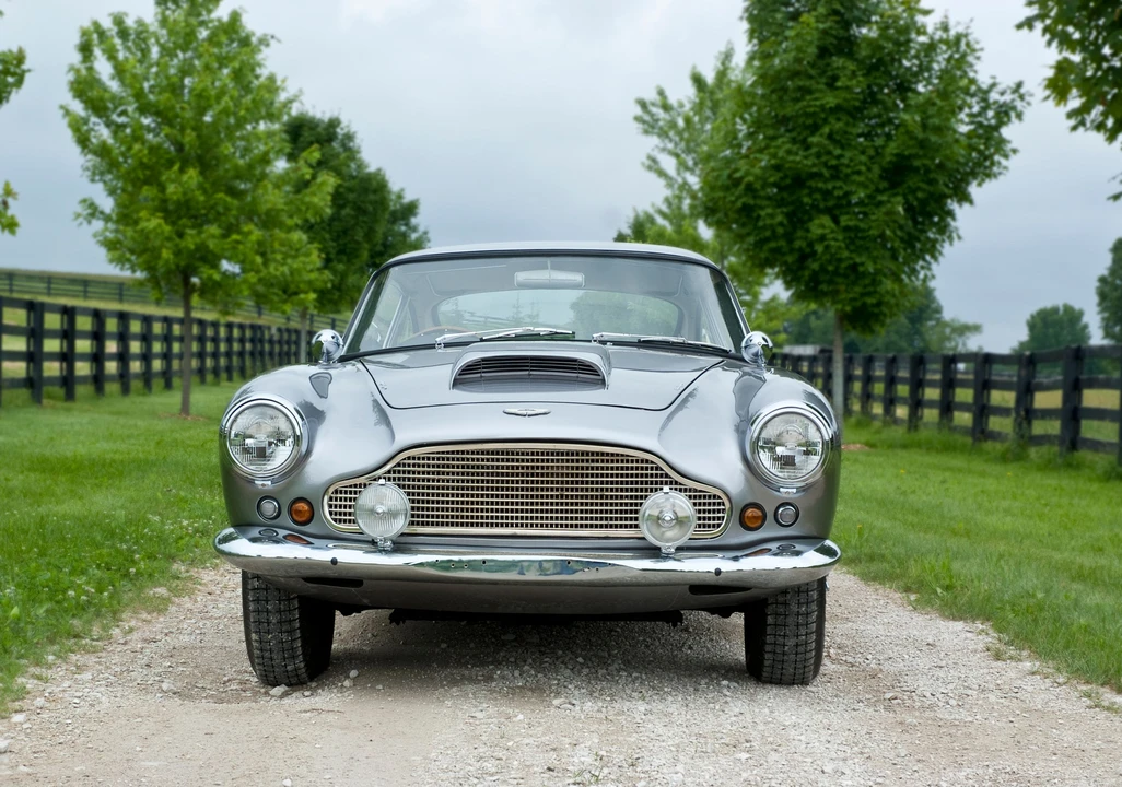 1961 Aston Martin DB4 - Image 9 of 12
