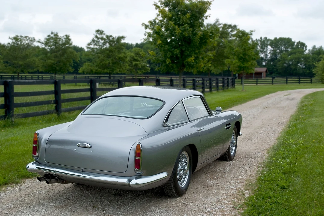 1961 Aston Martin DB4 - Image 5 of 12