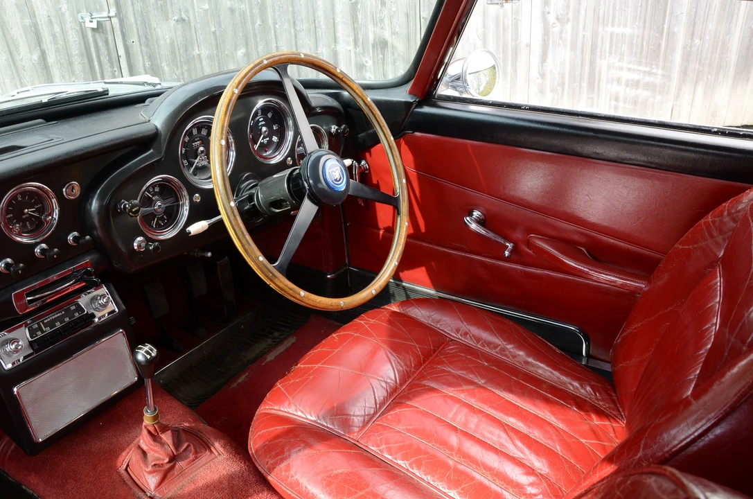 1961 Aston Martin DB4 - Image 8 of 14