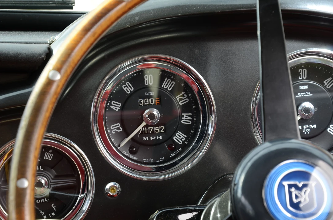 1961 Aston Martin DB4 - Image 9 of 14