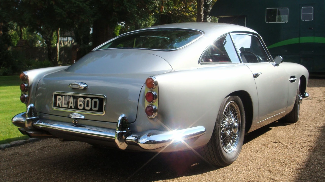1961 Aston Martin DB4 - Image 5 of 6