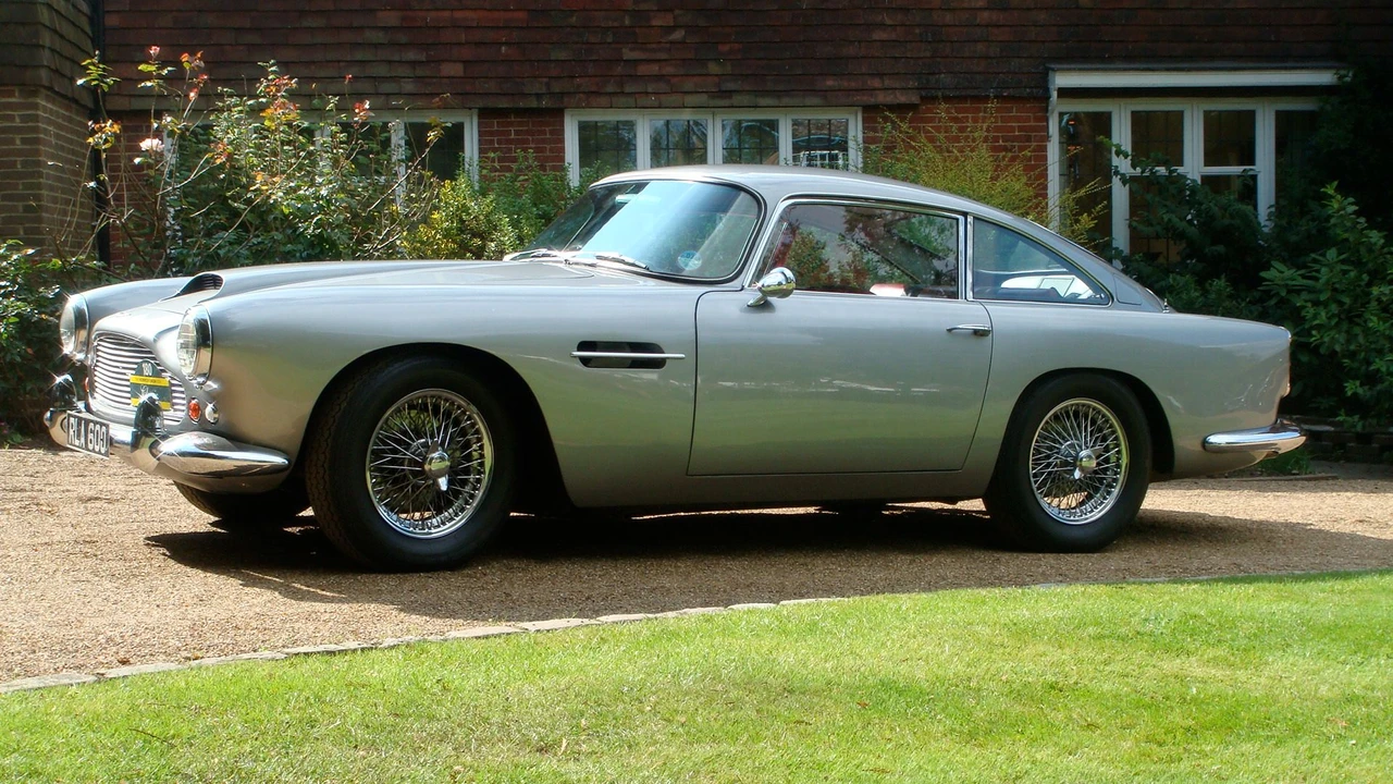1961 Aston Martin DB4 - Image 6 of 6