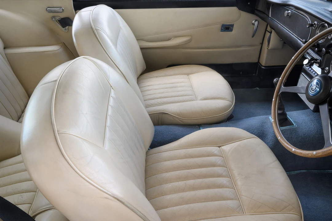 1961 Aston Martin DB4 Vantage - Image 7 of 31
