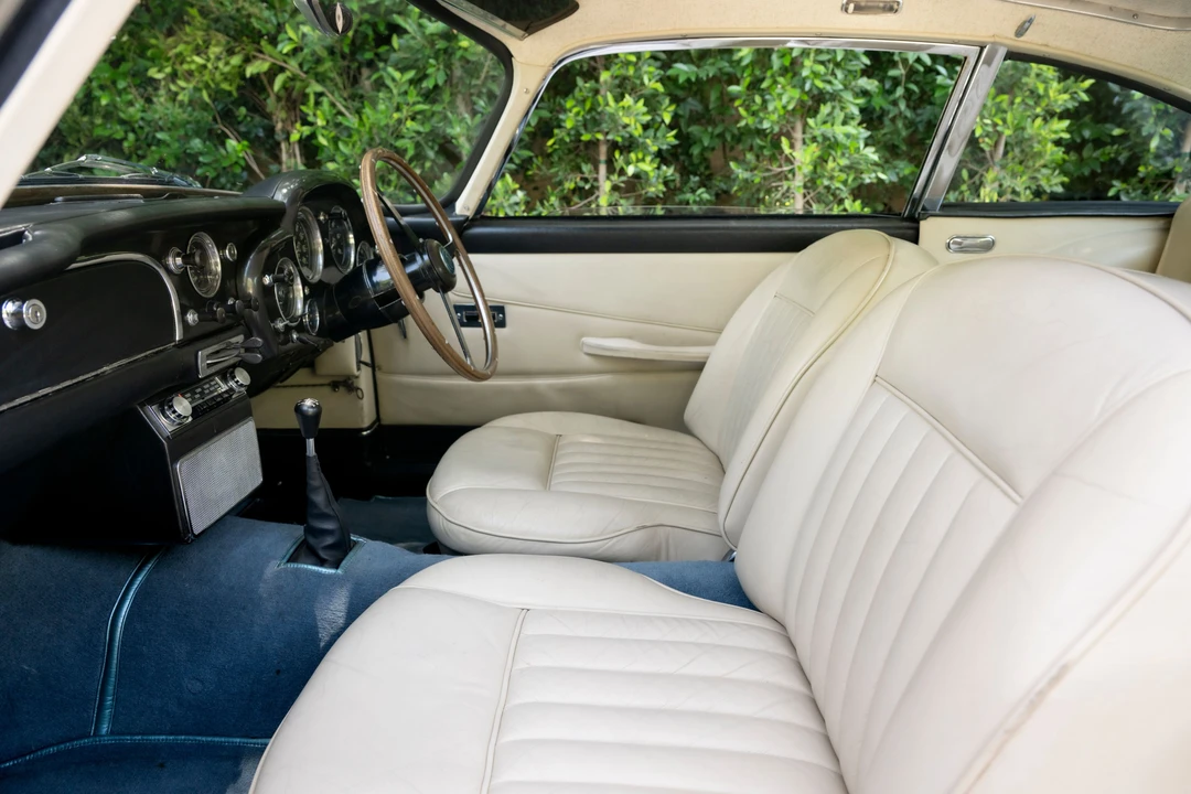 1961 Aston Martin DB4 Vantage - Image 5 of 31