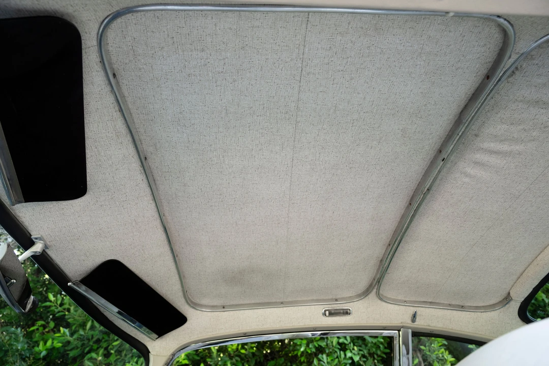 1961 Aston Martin DB4 Vantage - Image 19 of 31