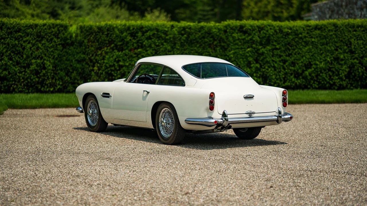 1961 Aston Martin DB4 - Image 16 of 31