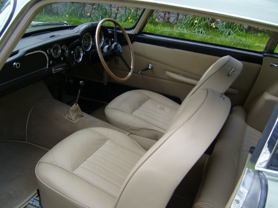 1961 Aston Martin DB4 - Image 5 of 8