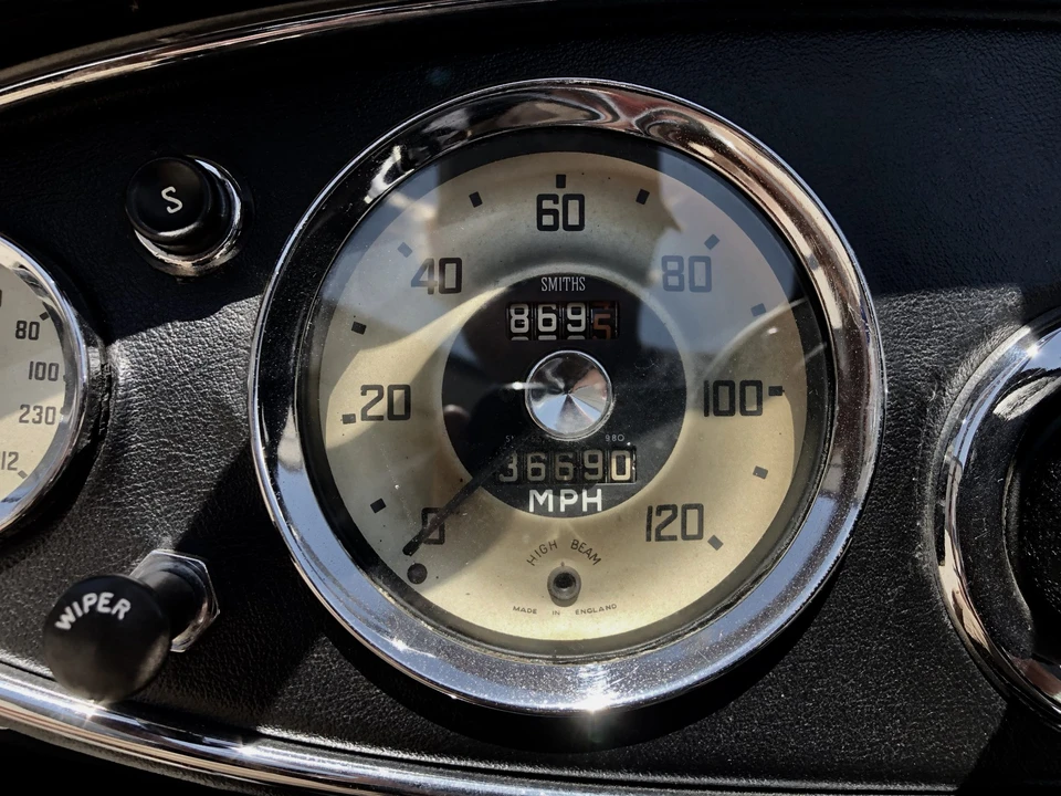1961 Austin-Healey 3000 Mark I - Image 30 of 31