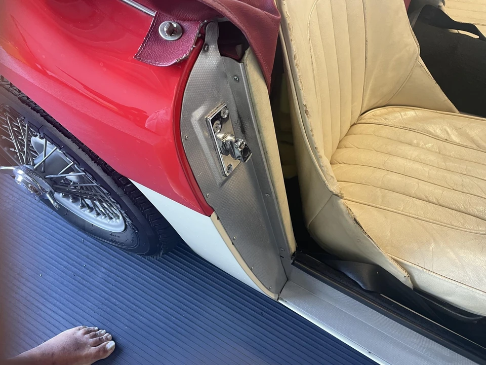 1961 Austin-Healey 3000 Mark II - Image 30 of 31