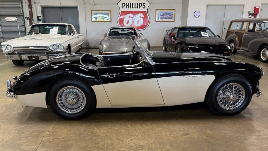 1961 Austin-Healey 3000 Mark I - Image 9 of 24