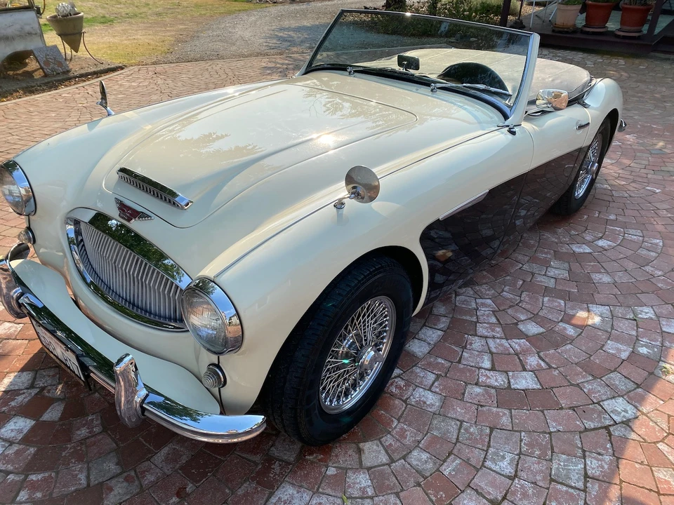 1961 Austin-Healey 3000 Mark II - Image 3 of 31