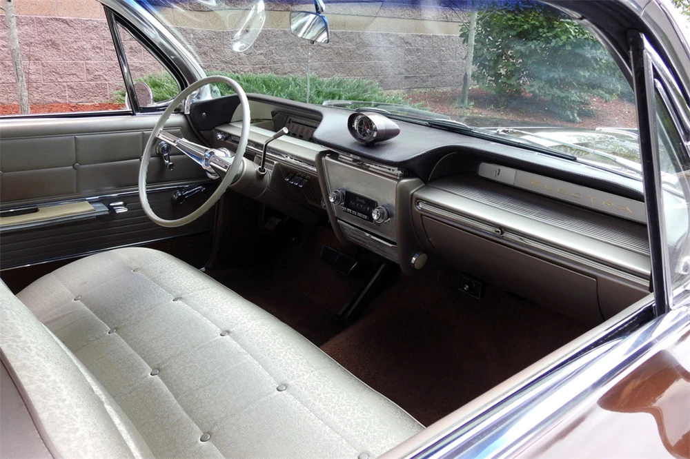 1961 Buick Electra - Image 4 of 6
