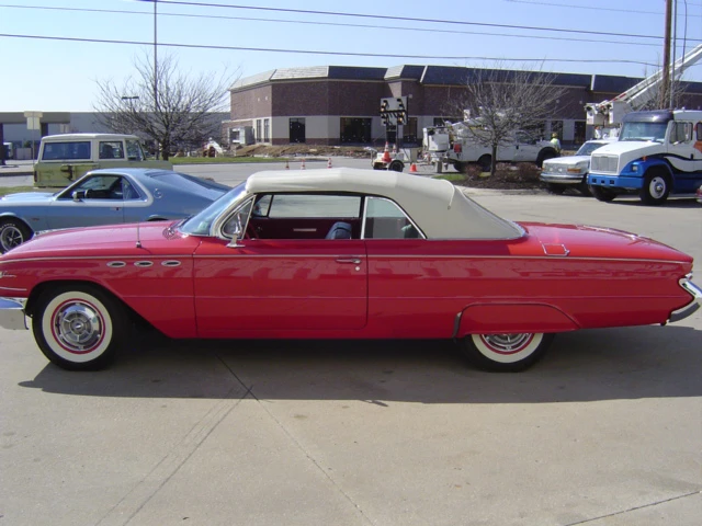 1961 Buick LeSabre - Image 5 of 5