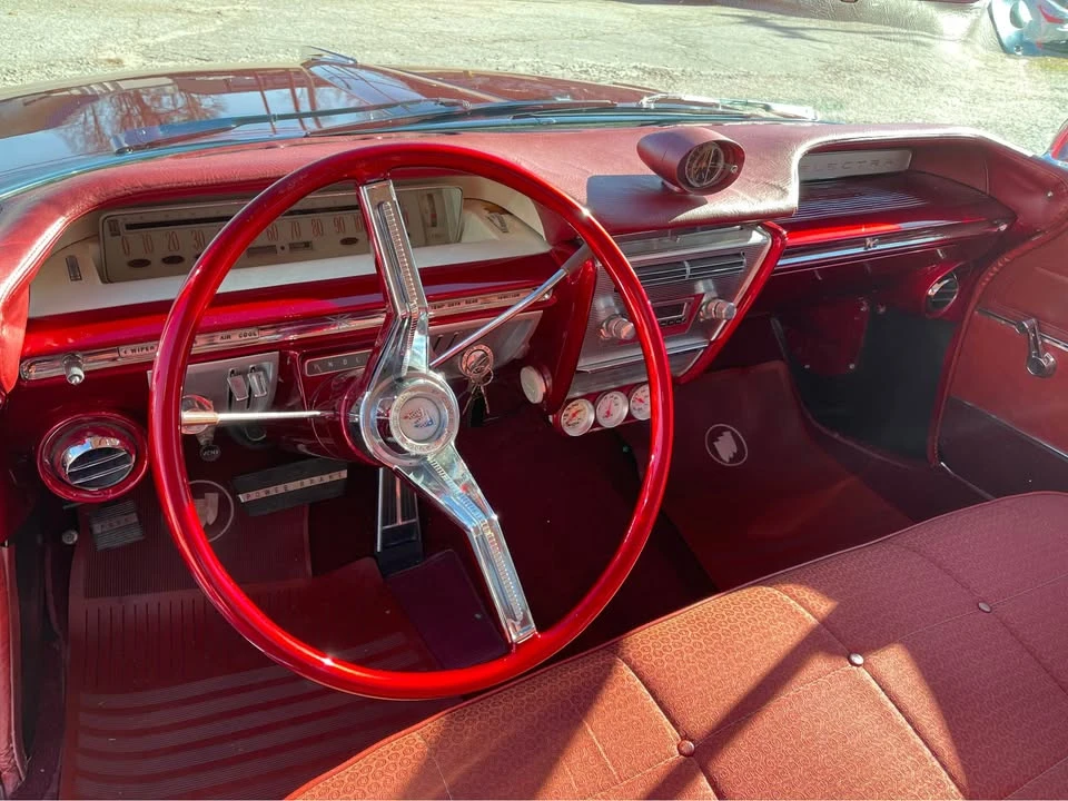 1961 Buick Electra - Image 6 of 8