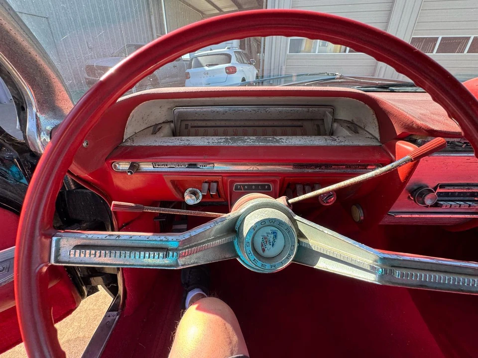 1961 Buick Electra - Image 18 of 23
