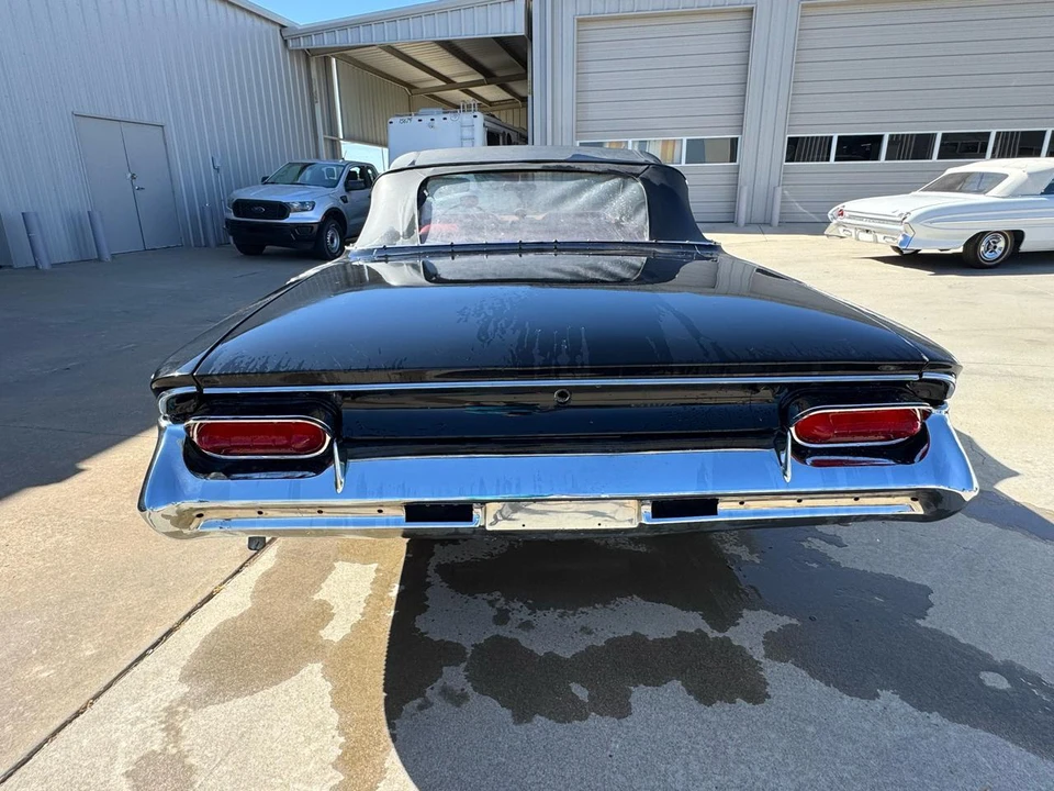 1961 Buick Electra - Image 7 of 23