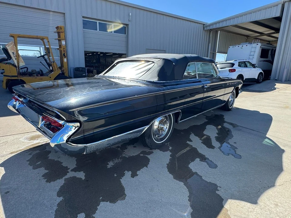 1961 Buick Electra - Image 8 of 23