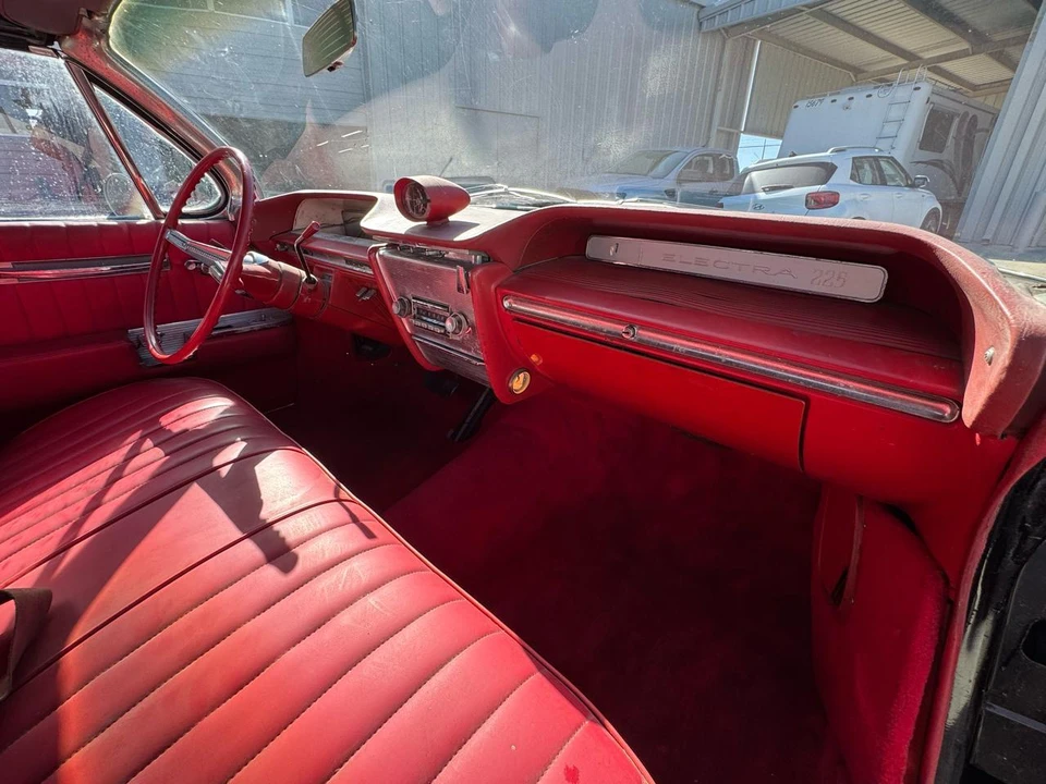 1961 Buick Electra - Image 14 of 23