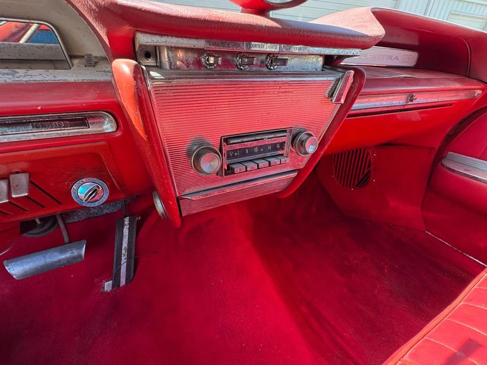 1961 Buick Electra - Image 23 of 23