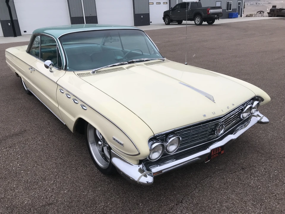 1961 Buick Electra - Image 17 of 31