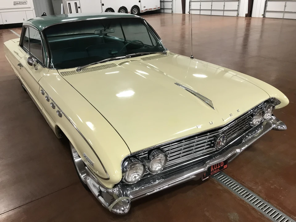 1961 Buick Electra - Image 19 of 31