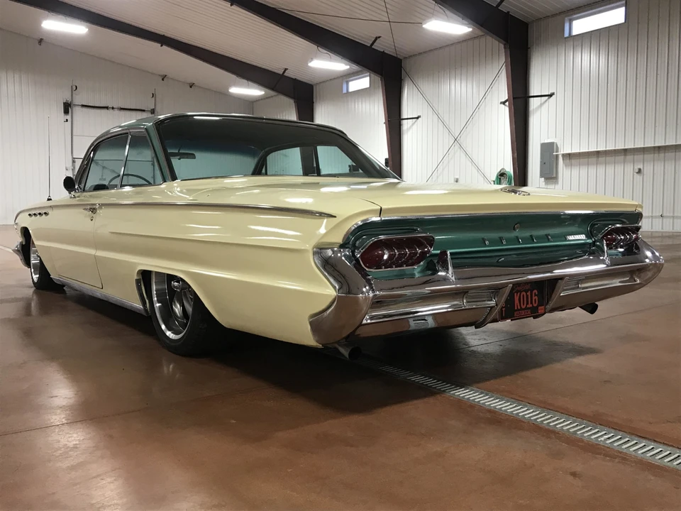 1961 Buick Electra - Image 24 of 31