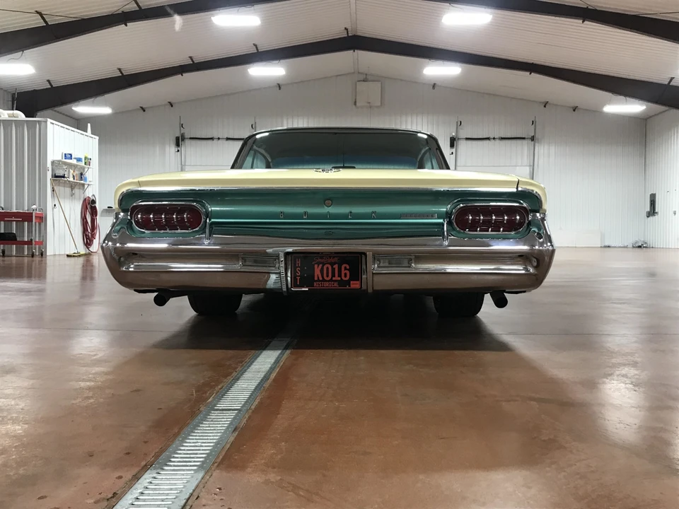 1961 Buick Electra - Image 26 of 31