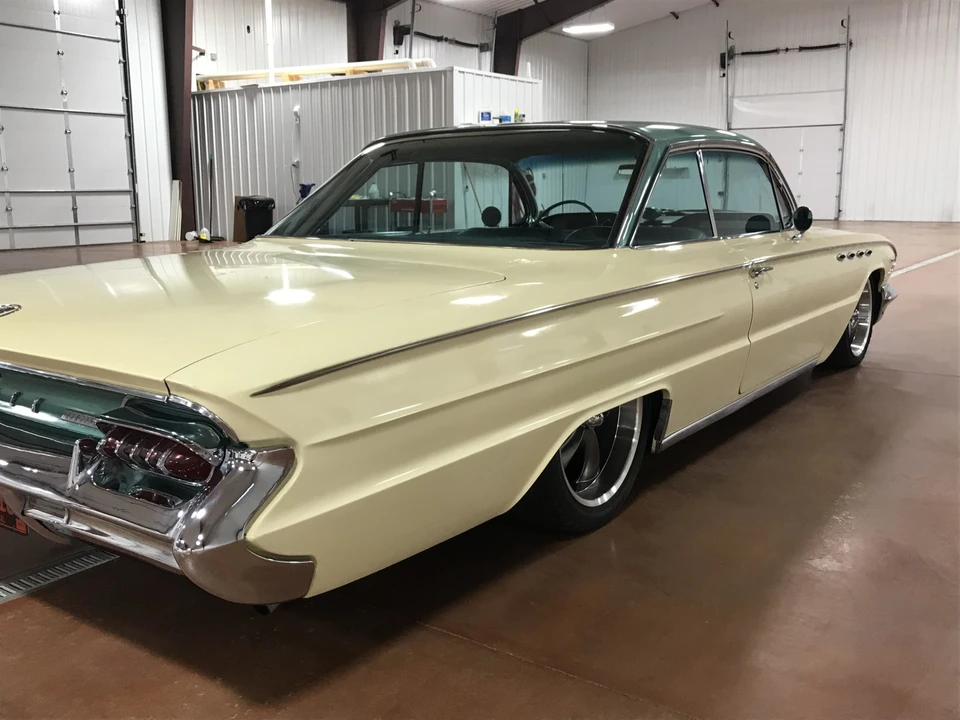 1961 Buick Electra - Image 29 of 31