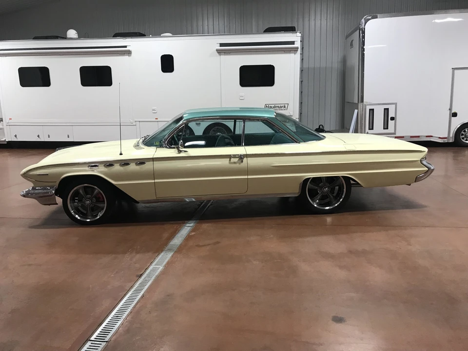 1961 Buick Electra - Image 22 of 31
